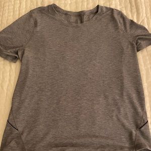 Lululemon t shirt size XL